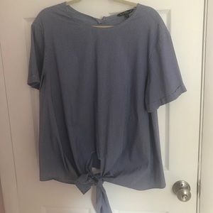 Front tie top